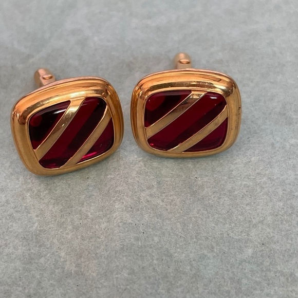VTG Van Guard Cuff Links Rose Gold Coloring with a Garnet Colored Stone - Picture 1 of 8